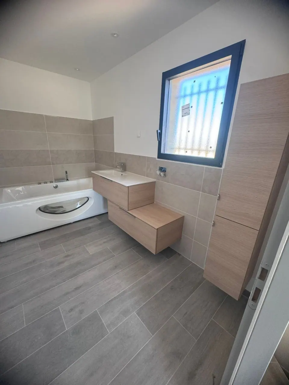 Aménagement d’une salle de bains — réalisation AES SOCIÉTÉ
